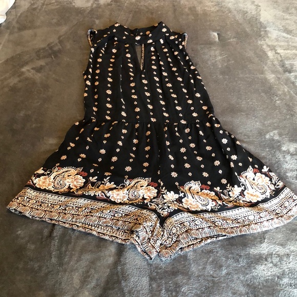 Womens Size small Angie floral sleeveless romper - Picture 1 of 9